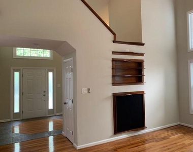 218 Mint Hill Drive - Photo Thumbnail 6