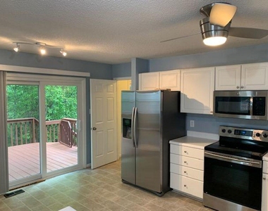 218 Mint Hill Drive - Photo Thumbnail 10