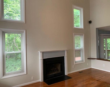 218 Mint Hill Drive - Photo Thumbnail 8