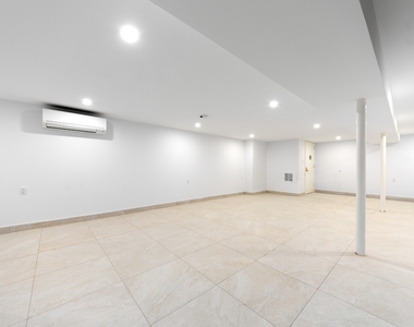 533 Madison Street - Photo Thumbnail 13