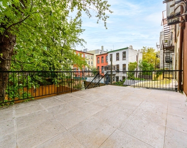 533 Madison Street - Photo Thumbnail 5