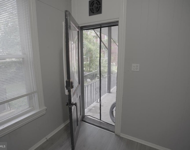 342 E New Street - Photo Thumbnail 8