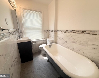 242 Pusey Avenue - Photo Thumbnail 11