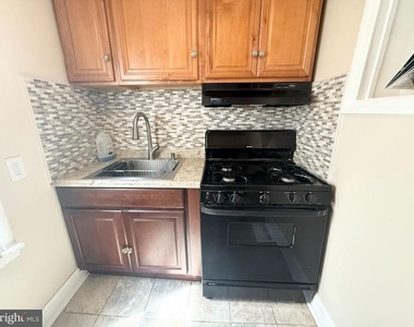 242 Pusey Avenue - Photo Thumbnail 4