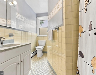 21 Davis Avenue - Photo Thumbnail 8