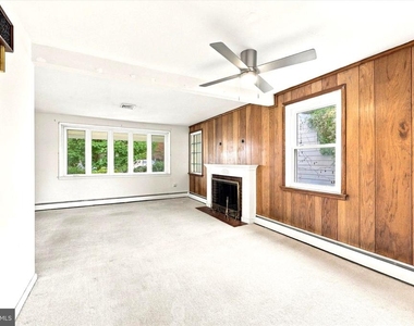21 Davis Avenue - Photo Thumbnail 2