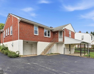 21 Davis Avenue - Photo Thumbnail 14