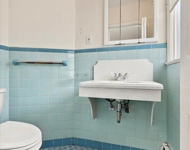 21 Davis Avenue - Photo Thumbnail 6