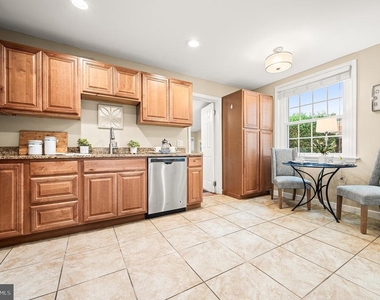 751 Oak View Road - Photo Thumbnail 10