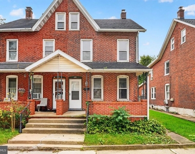 206 Charles Street - Photo Thumbnail 1