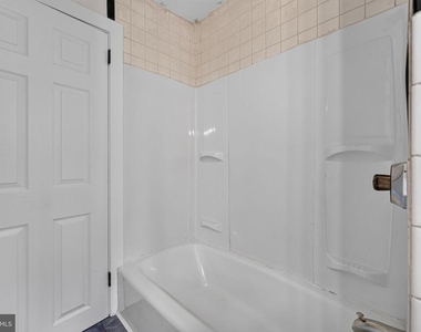206 Charles Street - Photo Thumbnail 32