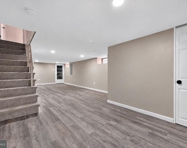206 Charles Street - Photo Thumbnail 37