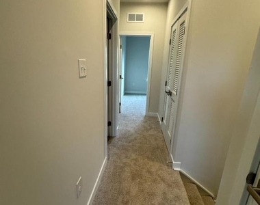 2647 Tisbury Lane - Photo Thumbnail 10