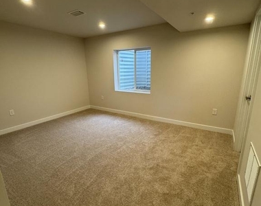 2647 Tisbury Lane - Photo Thumbnail 2