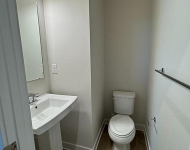 2647 Tisbury Lane - Photo Thumbnail 4