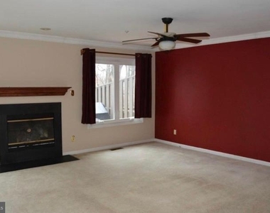 232 Fox Run - Photo Thumbnail 4