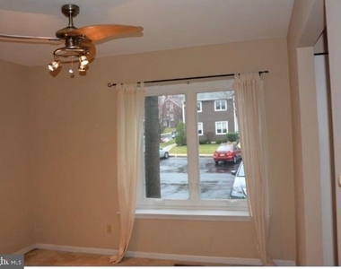 232 Fox Run - Photo Thumbnail 9