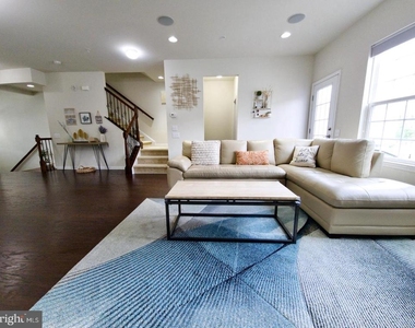 111 Admiral Lane - Photo Thumbnail 11