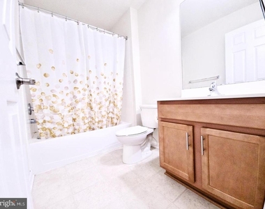 111 Admiral Lane - Photo Thumbnail 25