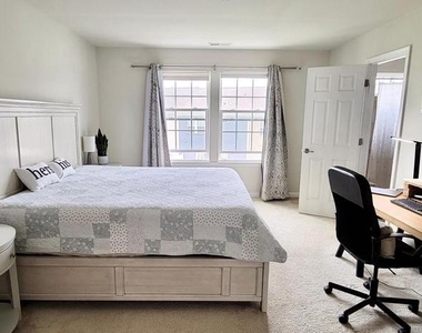 111 Admiral Lane - Photo Thumbnail 18