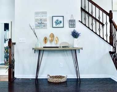 111 Admiral Lane - Photo Thumbnail 13