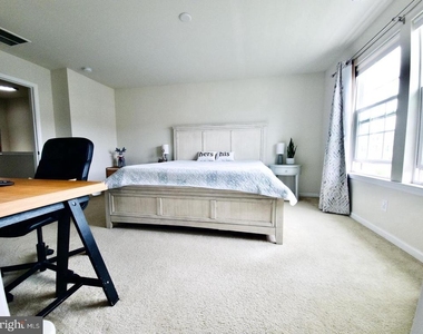 111 Admiral Lane - Photo Thumbnail 15