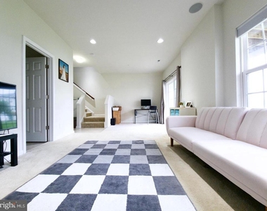 111 Admiral Lane - Photo Thumbnail 24