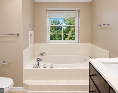 4 Spruce Court - Photo Thumbnail 18