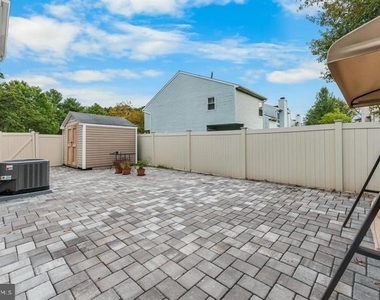 17 Winchester Drive - Photo Thumbnail 24