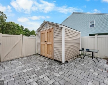 17 Winchester Drive - Photo Thumbnail 23