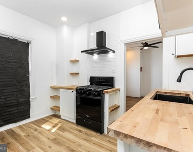226 Greenwich Avenue - Photo Thumbnail 6