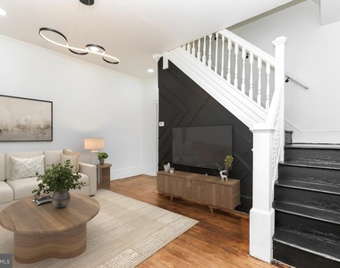 226 Greenwich Avenue - Photo Thumbnail 3