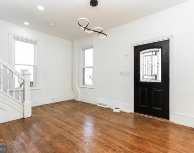 226 Greenwich Avenue - Photo Thumbnail 5
