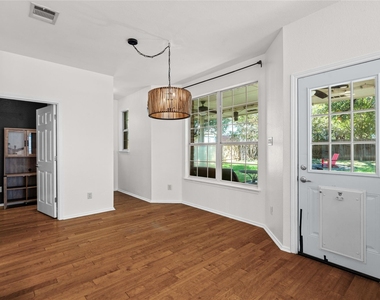 10605 Lindshire Ln - Photo Thumbnail 13