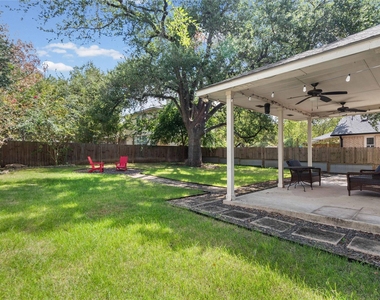 10605 Lindshire Ln - Photo Thumbnail 17