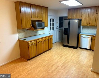 197 Bergen Avenue - Photo Thumbnail 6