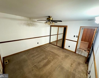 197 Bergen Avenue - Photo Thumbnail 10