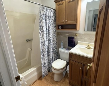 197 Bergen Avenue - Photo Thumbnail 12