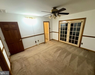 197 Bergen Avenue - Photo Thumbnail 9