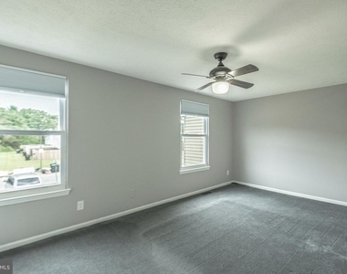 129 Villa Knoll Court - Photo Thumbnail 8