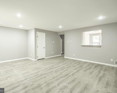 129 Villa Knoll Court - Photo Thumbnail 3