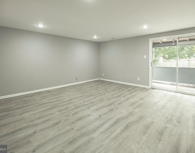 129 Villa Knoll Court - Photo Thumbnail 4
