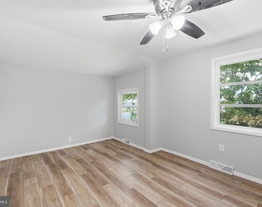 17 Bowers Avenue - Photo Thumbnail 15