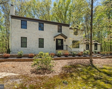 1 Dickson Drive - Photo Thumbnail 6