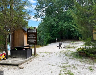 1 Dickson Drive - Photo Thumbnail 3