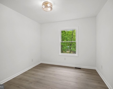 1 Dickson Drive - Photo Thumbnail 33