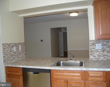 1907 Sutton Place - Photo Thumbnail 6