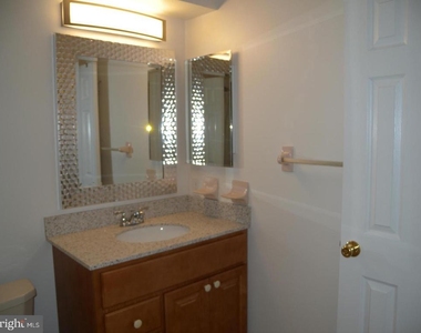 1907 Sutton Place - Photo Thumbnail 13