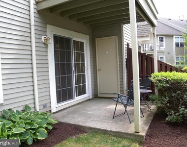 1907 Sutton Place - Photo Thumbnail 3