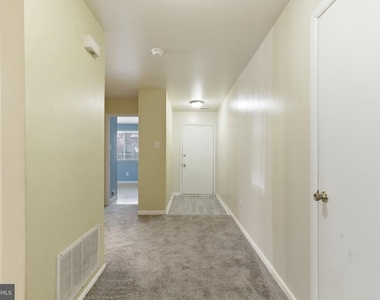 305 Cypress Point Circle - Photo Thumbnail 2